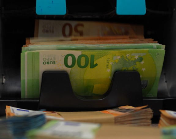 Šokantne brojke: Dug Srpske blizu sedam milijardi KM