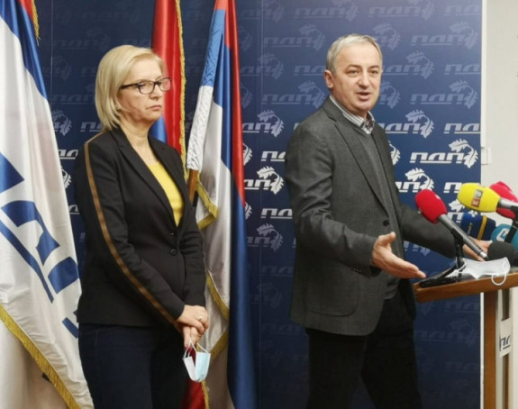 Konferencija za novinare poslanika PDP (UŽIVO)