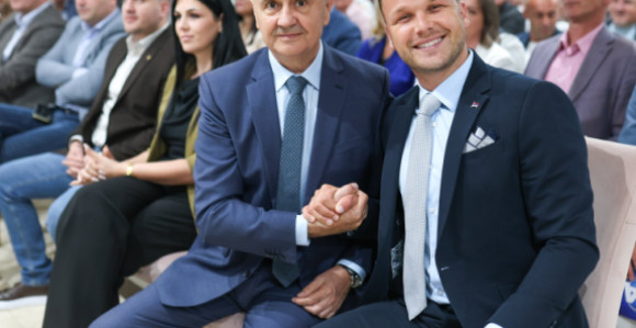 Potrebna nam je Srpska u kojoj će biti istražene afere