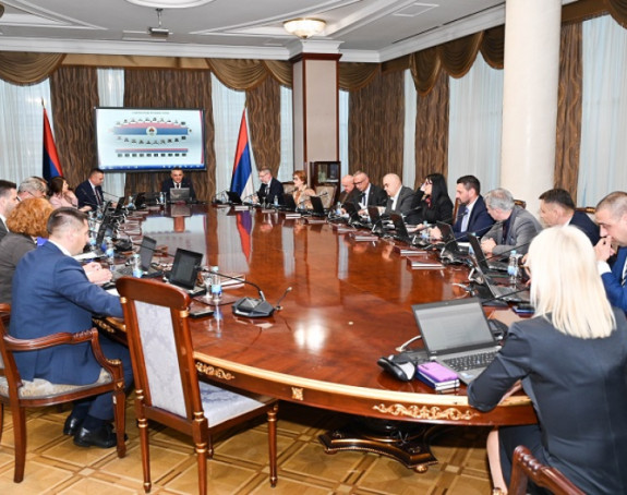 Vlada zaduženjem od 800 miliona KM kupuje izbore?!