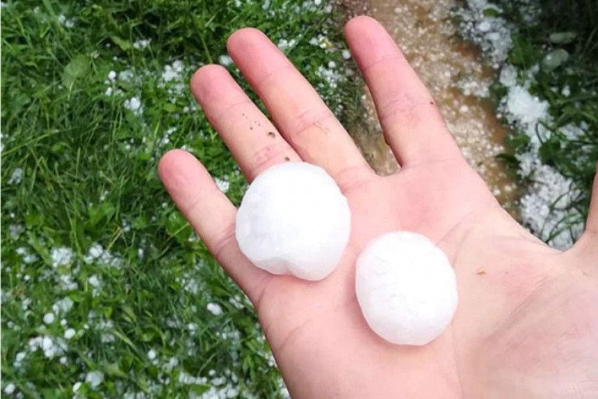 Sjever Hrvatske pogodilo nevrijeme, padao i grad