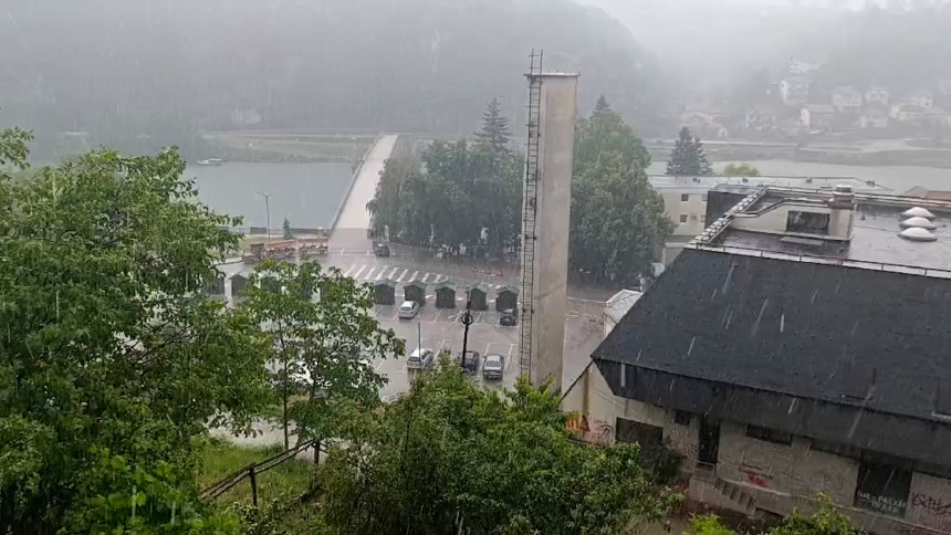 Jako nevrijeme zahvatilo Višegrad (VIDEO)
