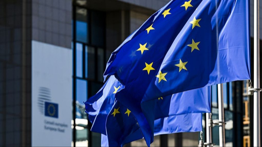 Брисел исплаћује прву траншу од 90 милијарди евра кредита Украјини