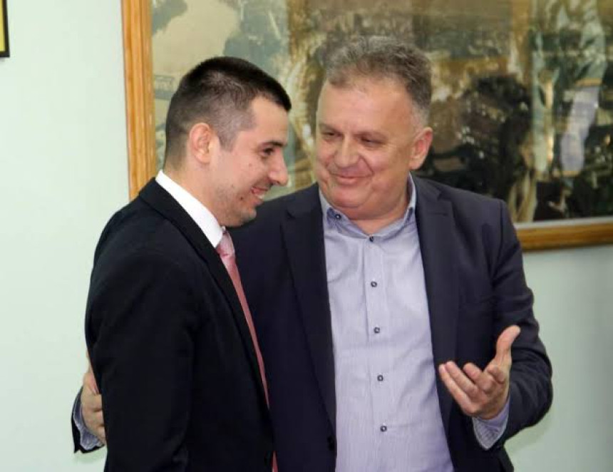 Шулић оптужио Аџића да узима пола од сваког пројекта