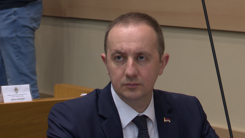 Miniću, privatizaciju u Šamcu sproveo SNSD, a ne SDS!