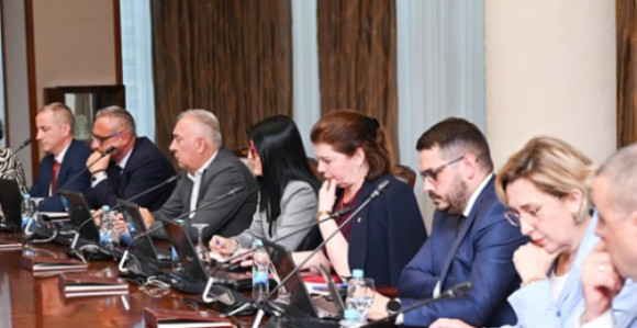 Србија у Републику Српску уложила стотине милиона марака
