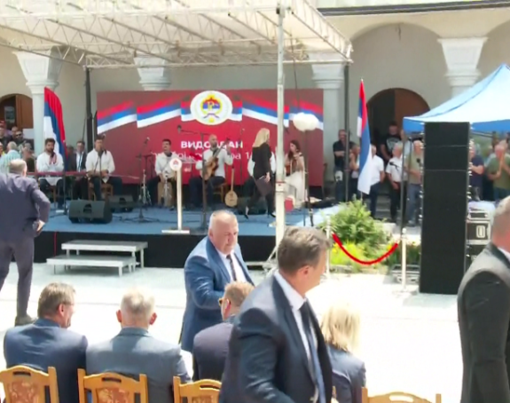 Dodik zloupotrijebio obilježavanje proboja koridora, delegacija SDS-a sa predsjednikom Brankom Blanušom napustila skup kada je on izašao za govornicu
