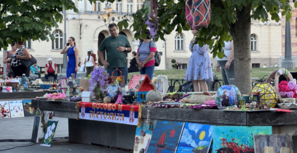 Видовдански базар у Бањалуци за дјецу са Косова и Метохије