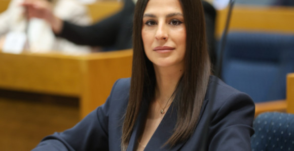 Budućim roditeljima treba podrška, a ne borba za sistemom