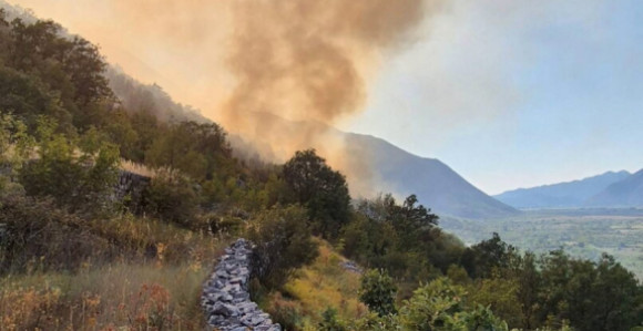 Teška noć za vatrogasce Trebinja zbog požara