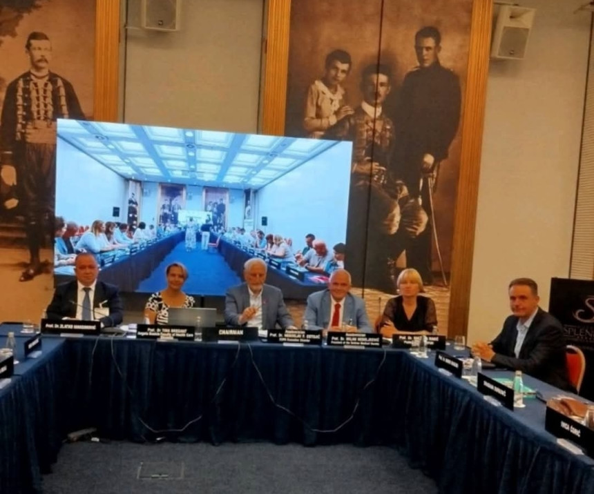 Проф. др Максимовић увео прву вјештачку интелигенцију у здравству региона