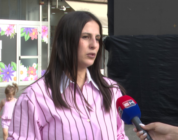 Brojčanik na Trgu Krajine upozorenje na dug koji raste