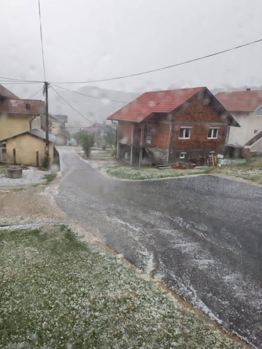 Pojedine dijelove BiH tokom noći pogodilo snažno nevrijeme