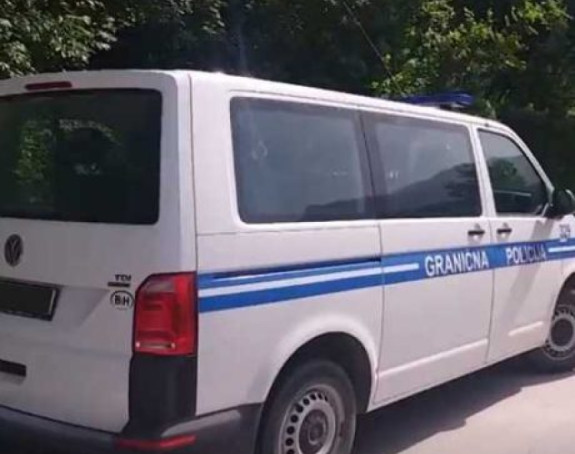 Kombi Granične policije BiH uhvaćen sa švercovanim namještajem u Hrvatskoj?!
