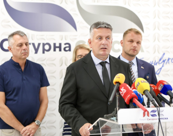 Cvijanovićeva nema odgovore na pitanja Stanivukovića
