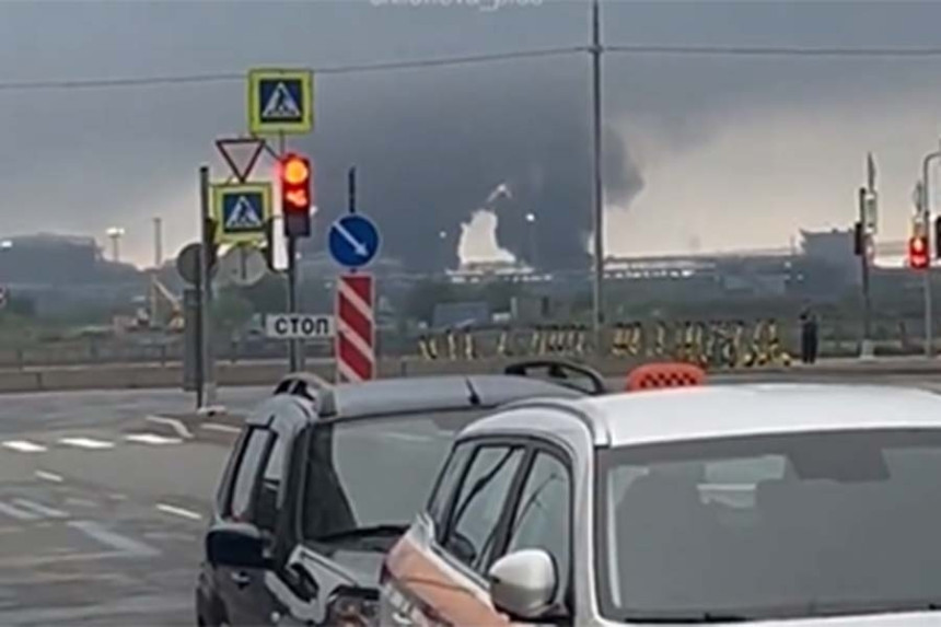 Sankt Peterburg pogođen masovnim napadom dronova