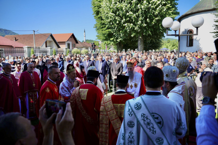 Stradanje Srba u Birču i Podrinju: Patrijarh služio liturgiju