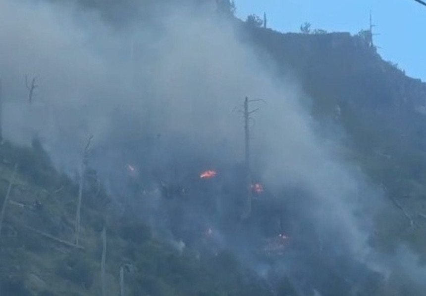Požar na planini kod Mostara, jak vjetar ometa gašenje