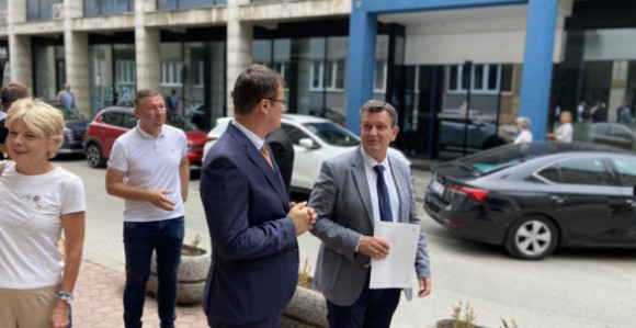Blanuša i Božović predali kandidature (video)
