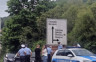 Драма на Палама: Мушкарац се попео на дрво и одбија да сиђе