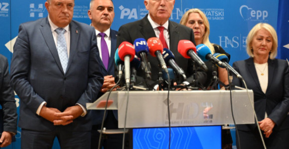 Dodik i Čović: Staviti van snage sve odluke visokih predstavnika