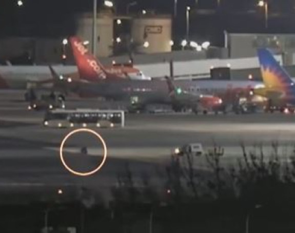 Drama na pisti: Otkotrljao se točak s aviona (VIDEO)