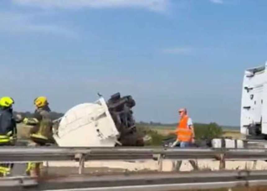 Sudar na auto-putu u Hrvatskoj: Kilometarske kolone 