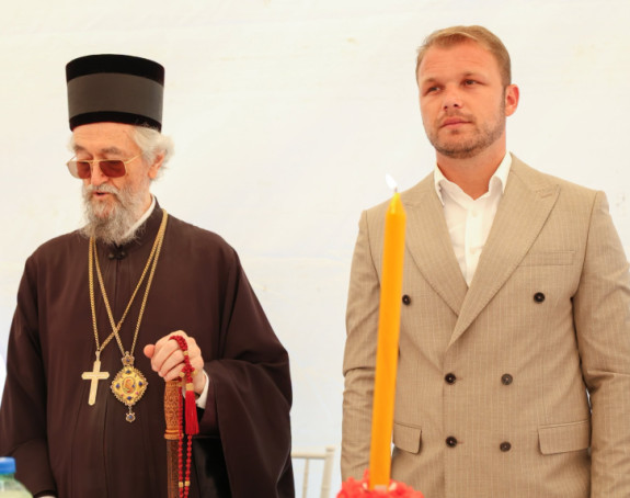 Stanivuković na prvoj liturgiji i osvećenju zvona na Tavanici