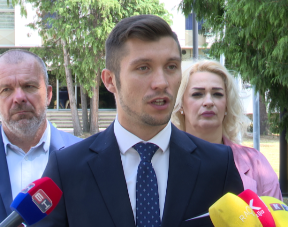 Kresojević: Vlada zabrljala, treba ispraviti nepravdu prema roditeljima njegovateljima