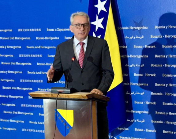 Amandmani SNSD-a su predizborni manevar i lažno predstavljanje SNSD-a zaštitnikom Republike Srpske