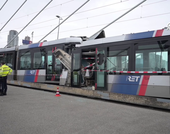 Sudar dva tramvaja na mostu u Roterdamu, ima povrijeđenih