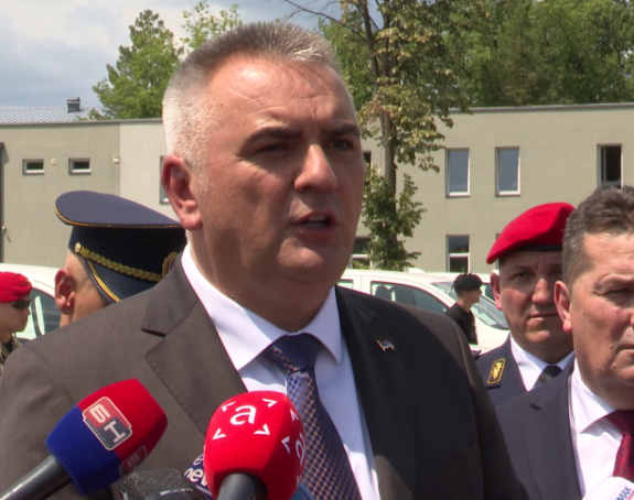 Narod će vraćati stotine miliona evra, a Minić krije detalje zaduženja