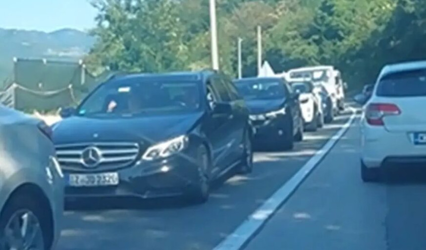 Velika gužva na ovom dijelu puta, čeka se i do dva sata