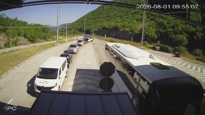 Vozači oprez: Gužva na većini puteva i graničnih prelaza