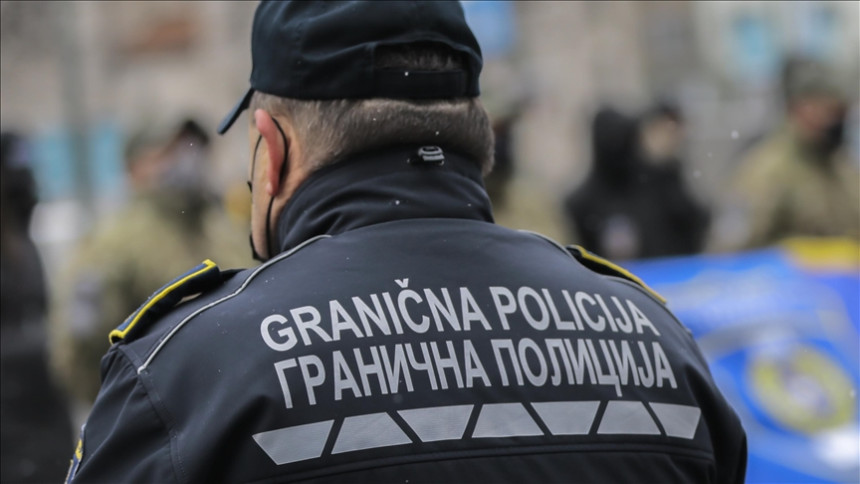 Припадник Граничне полиције лажирао преласке границе