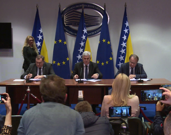 Vladavina SNSD, HDZ, Trojka - godine koje su ,,pojeli skakavci''