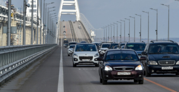 Украјина дроновима напала Крим: Затворен Кримски мост