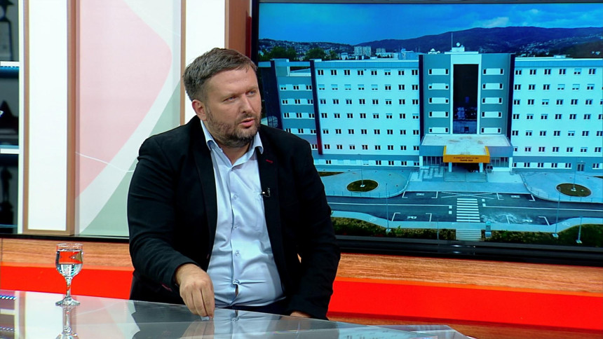 Здравство рукама странака, љекара недостаје, листе чекања дуге