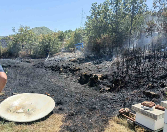 Helikopter uključen u gašenje požara na području Trebinja