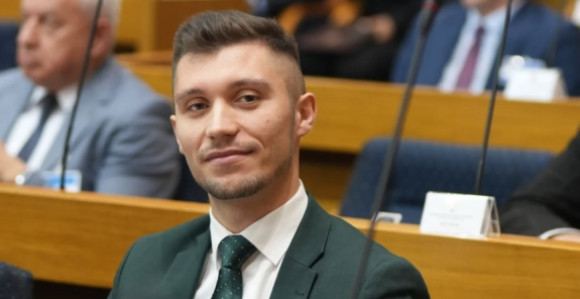 Kresojević najavio simboličnu izložbu - „Izložba palih bandera“