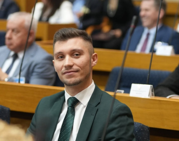 Kresojević najavio simboličnu izložbu - „Izložba palih bandera“