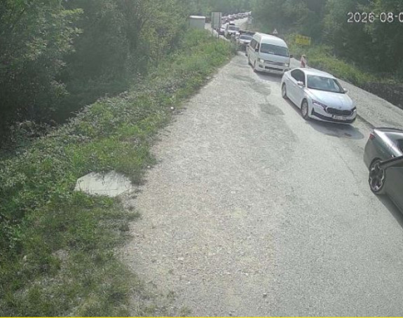 Zabilježene duge kolone na pojedim graničnim prelazima