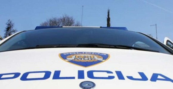 Muškarac (74) pokušao da ubije suprugu (69) štakom