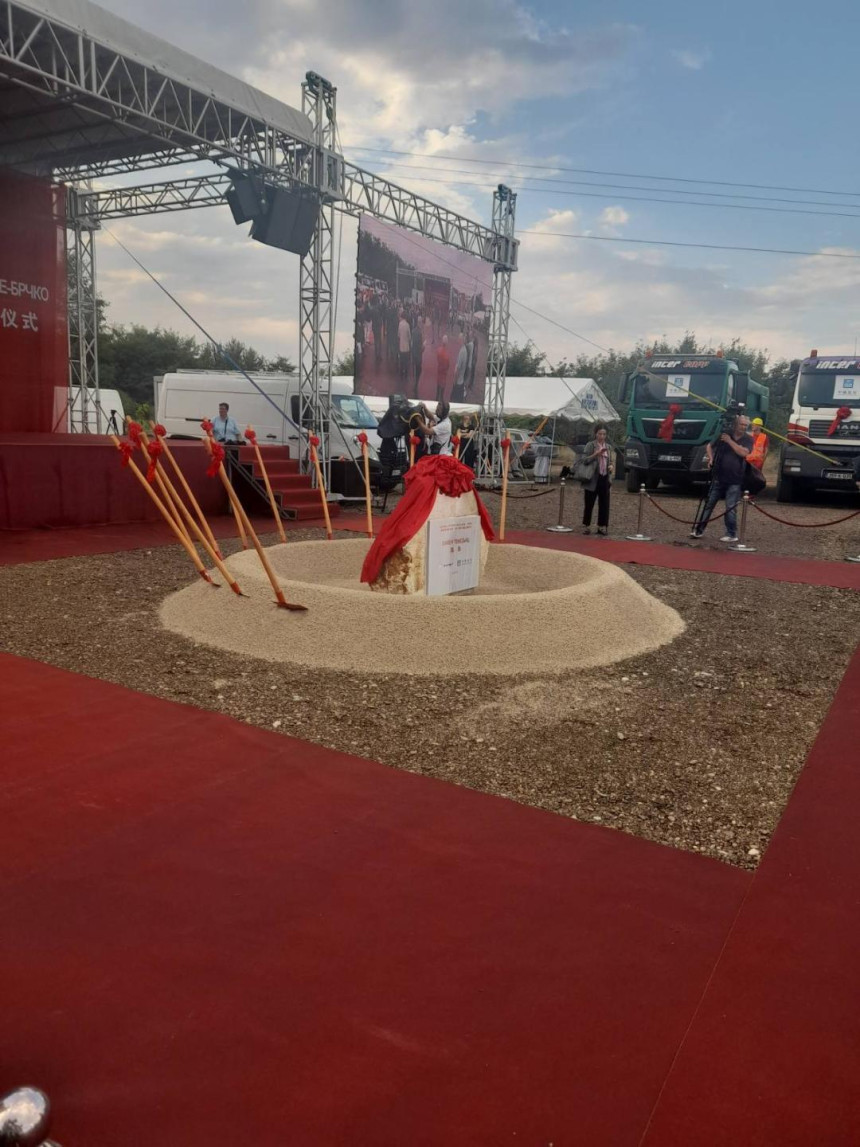 Projekat izgradnje auto-puta Vukosavlje - Brčko zapeo na kamen temeljcu (VIDEO)