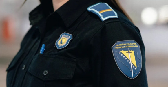 Incident na granici: Policajac i policajka se sukobili pred putnicima