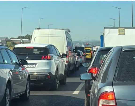 Duže kolone vozila na putnom pravcu Banjaluka-Klašnice