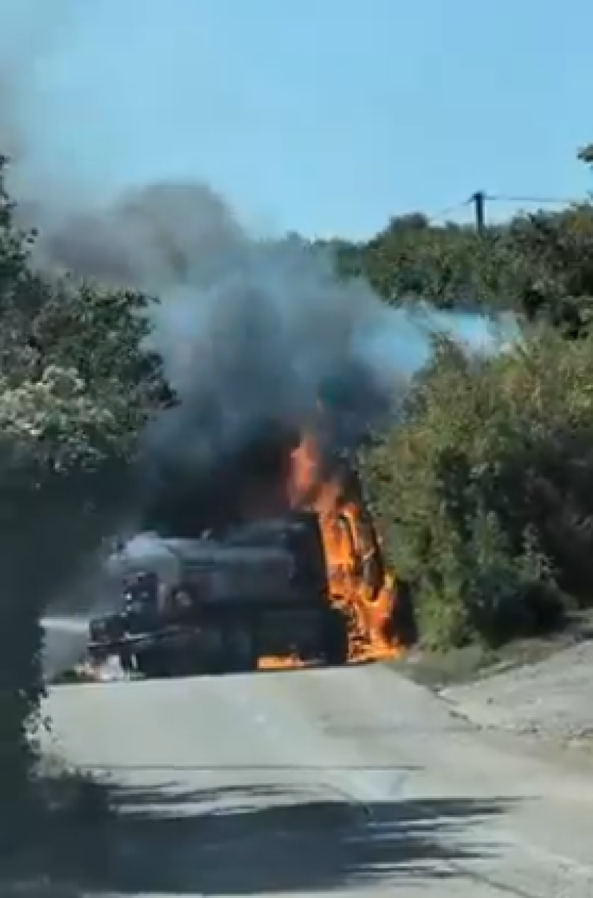 Sudar vatrogasnog vozila i motocikla kod Mostara (VIDEO)