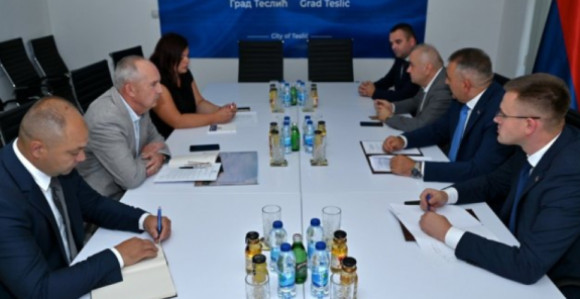 Minić na sastanku sa rukovodstvom grada Teslića