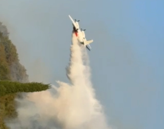 Požar u Crnoj Gori: Kuće odbranjene, stigao avion MUP-a