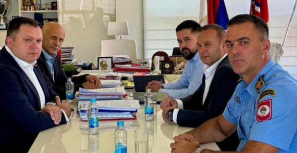 Babalj i Vuković "udarili" na Ćosića i Budimira: „Građani strahuju, a vi dijelite priznanja”